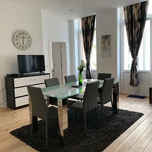 Appartement Modern First Floor, Brussel