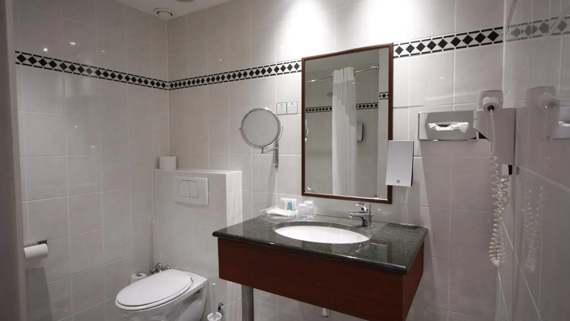 Holiday Inn Brussels Schuman By Ihg 4*,