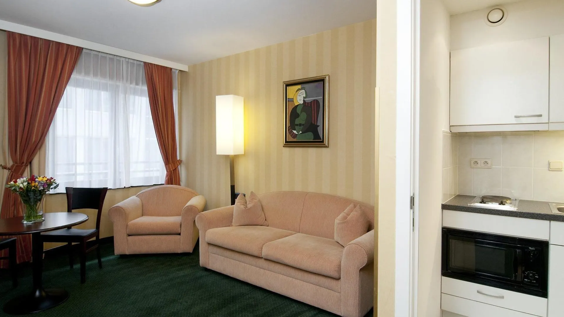 Holiday Inn Brussels Schuman By Ihg